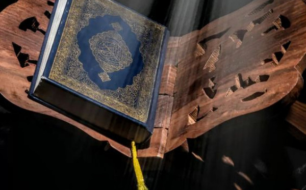 13 Ayat Al-Qur'an sebagai Kunci Menghadapi Permasalahan