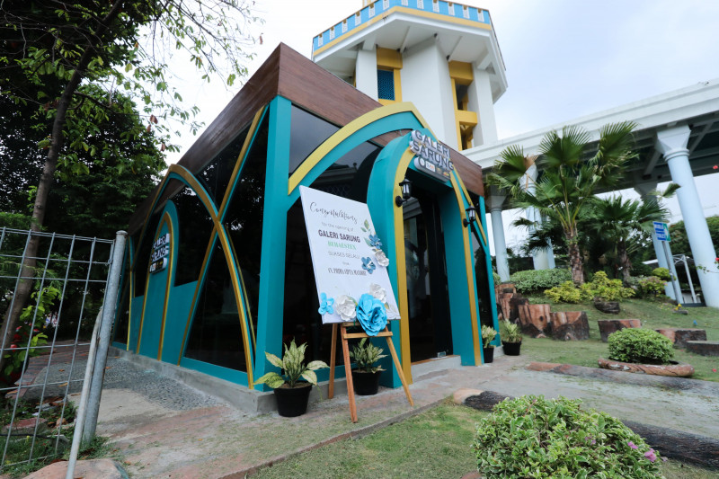 Behaestex Meluncurkan Galeri Sarung Di Masjid Nasional Al-Akbar, Surabaya