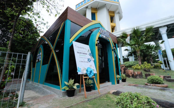 Behaestex Meluncurkan Galeri Sarung Di Masjid Nasional Al-Akbar, Surabaya