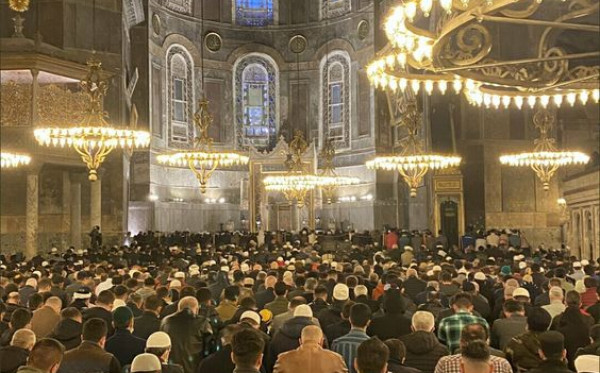 Shalat Tarawih: Sebuah Perjalanan Iman Dan Pahala