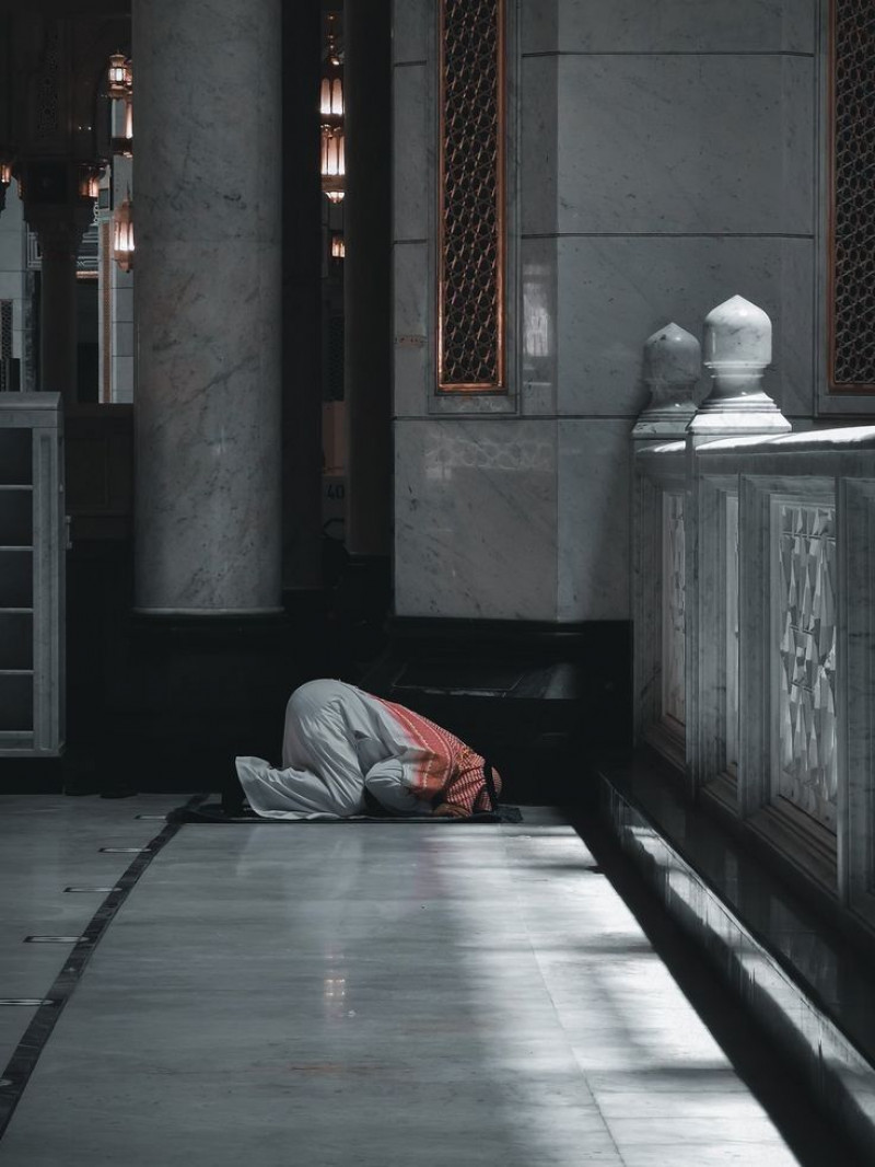 Dua Rakaat Sederhana Yang Penuh Penghayatan Lebih Baik Daripada Qiyamul-Lail Namun Hatinya Lalai