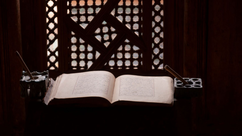 5 Adab Menuntut Ilmu dalam Pandangan Ulama