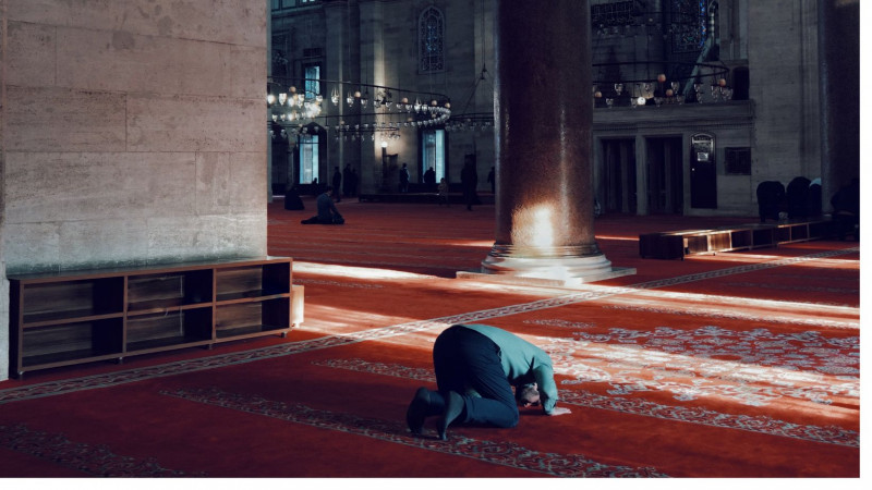 Rahasia Khusyuk dalam Shalat Lima Waktu