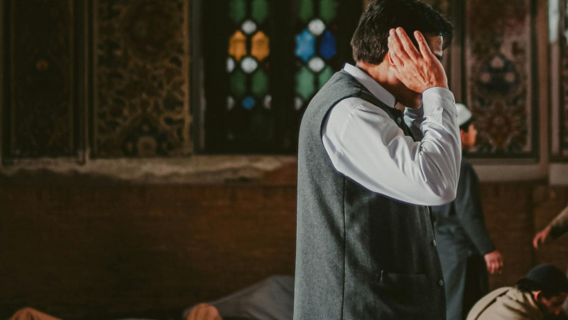 Shalat Tepat Waktu sebagai Tolak Ukur Iman