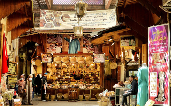 Memaknai Kesederhanaan di Tengah Konsumerisme