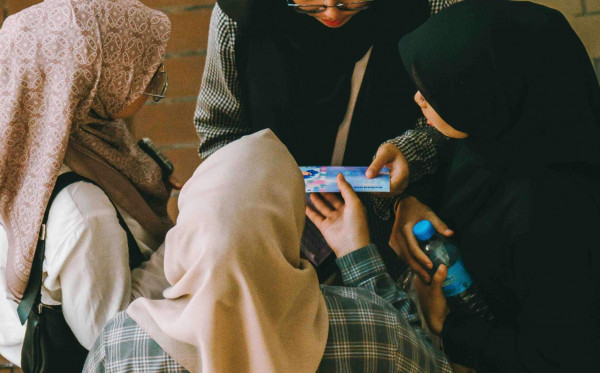 Menghindari Riya dalam Beribadah dan Bersosial